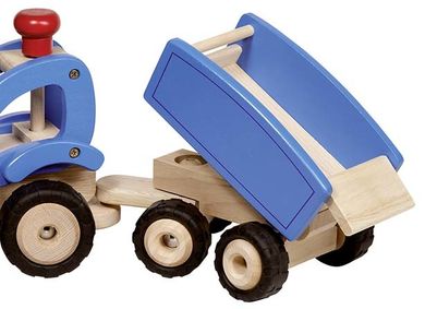 Goki, Traktor z przyczepą, pojazd drewniany