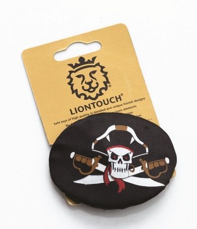 Liontouch, Captain Cross, opaska na oko pirata