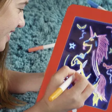 Magiczny tablet do rysowania 3D z pisakami, czerwony