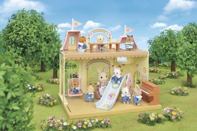 Sylvanian Families, Przedszkole zamkowe, zestaw prezentowy z figurkami i akcesoriami, 5670