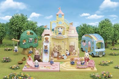 Sylvanian Families, Przedszkole zamkowe, zestaw prezentowy z figurkami i akcesoriami, 5670