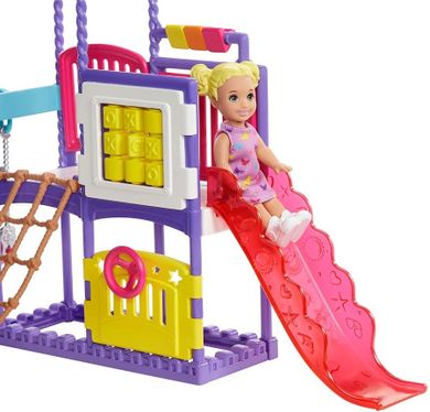 Barbie, Klub opiekunek, Plac zabaw, zestaw z lalką Skipper, figurką i akcesoriami