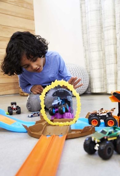 Hot Wheels, Monster Trucks, Wyrzutnia, mały zestaw z pojazdem Bone Shaker