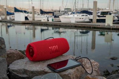JBL, Charge 5, głośnik bezprzewodowy, czerwony