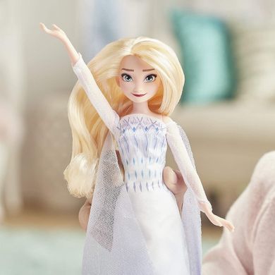 Kraina Lodu 2, Królewska śpiewająca lalka Elsa
