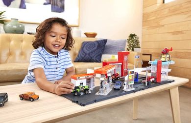 Matchbox, Action Drivers, Medyczne lądowisko, zestaw startowy z autem