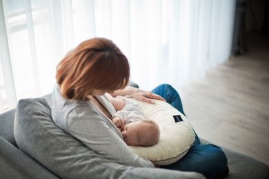 Poofi, poduszka do karmienia, kremowo-beżowa