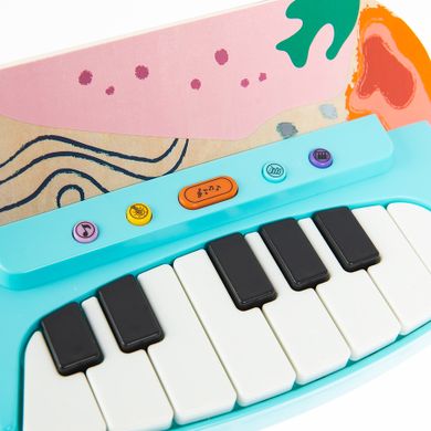 Smiki, pianinko drewniane