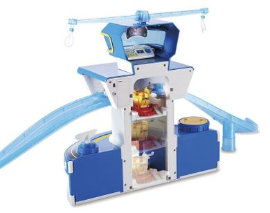Cobi, Super Wings, Światowe lotnisko Jetta i Donnie