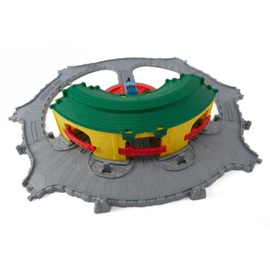 Fisher-Price, Tomek i Przyjaciele, Zajezdnia Domkowo, zestaw z lokomotywką