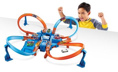 Hot Wheels, Zakręcona tor kraks, zestaw z autem