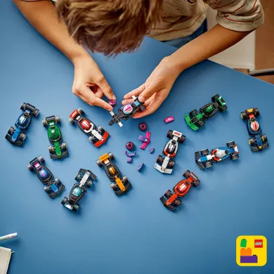 LEGO Iconic, Minifigures, Kolekcjonerskie bolidy F1, 71049