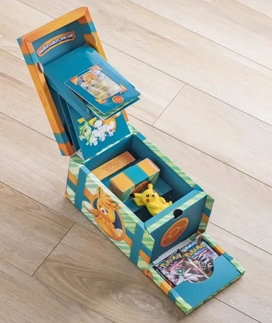 Pokemon TCG: Scarlet & Violet, Paldea Adventure Chest, gra karciana