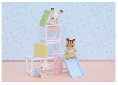 Sylvanian Families, plac zabaw ze zjeżdżalnią, 5025