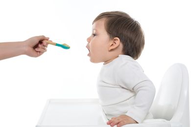 Minikoioi, łyżeczki do nauki jedzenia, zielona i żółta