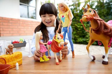 Barbie, Stadnina Koni, zestaw z lalkami i akcesoriami