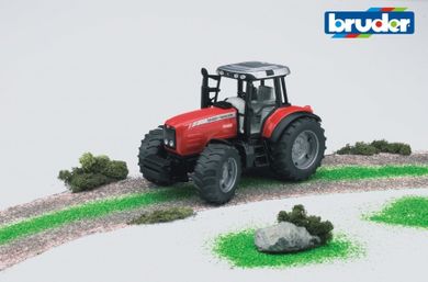Bruder, Traktor Massey Ferguson 8240