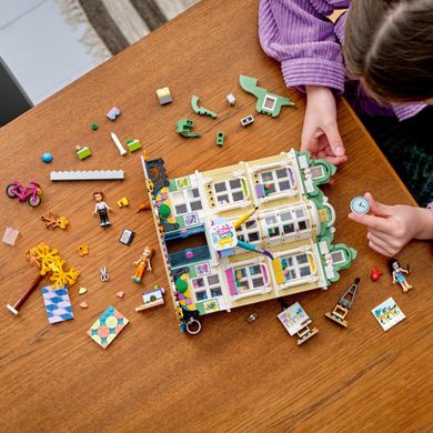 LEGO Friends, Szkoła artystyczna Emmy, 41711
