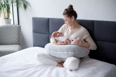 Motherhood, Premium, poduszka do karmienia, szara