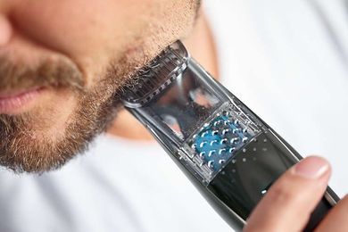 Philips, trymer do brody z opcją zasysania zarostu BT7205/15
