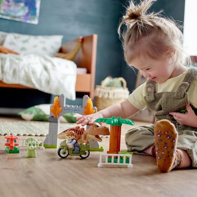 LEGO DUPLO Jurassic World, Ucieczka tyranozaura i triceratopsa, 10939