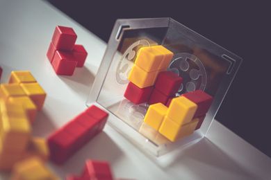 Smart Games, Blok w blok, gra logiczna