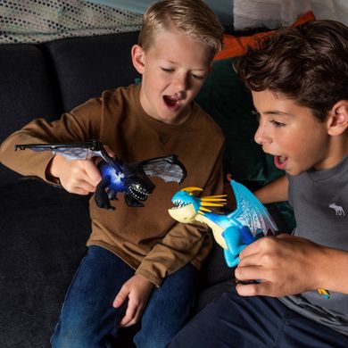 Dragons, Smok Deluxe, Szczerbatek z światłem i dźwiękiem, figurka