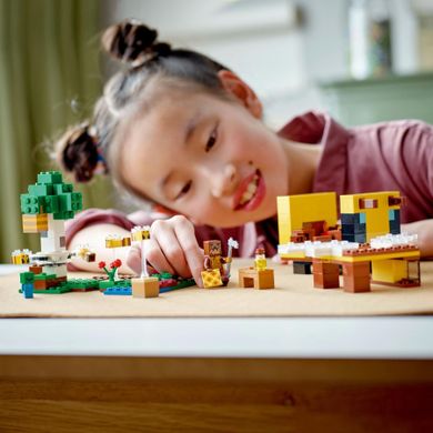 LEGO Minecraft, Pszczeli ul, 21241