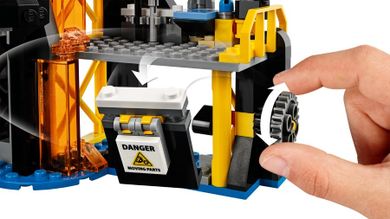 LEGO NINJAGO Wulkaniczna kryjówka Garmadona, 70631