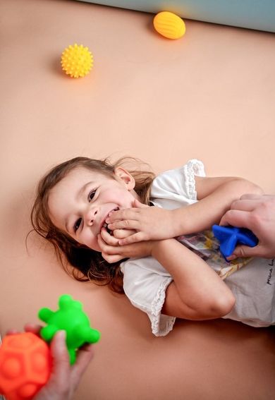 Mom's Care, Sensorky, piłeczki do masażu, piłeczki sensoryczne, 6 szt.