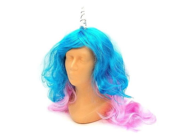 Adar, peruka z rogiem jednorożca