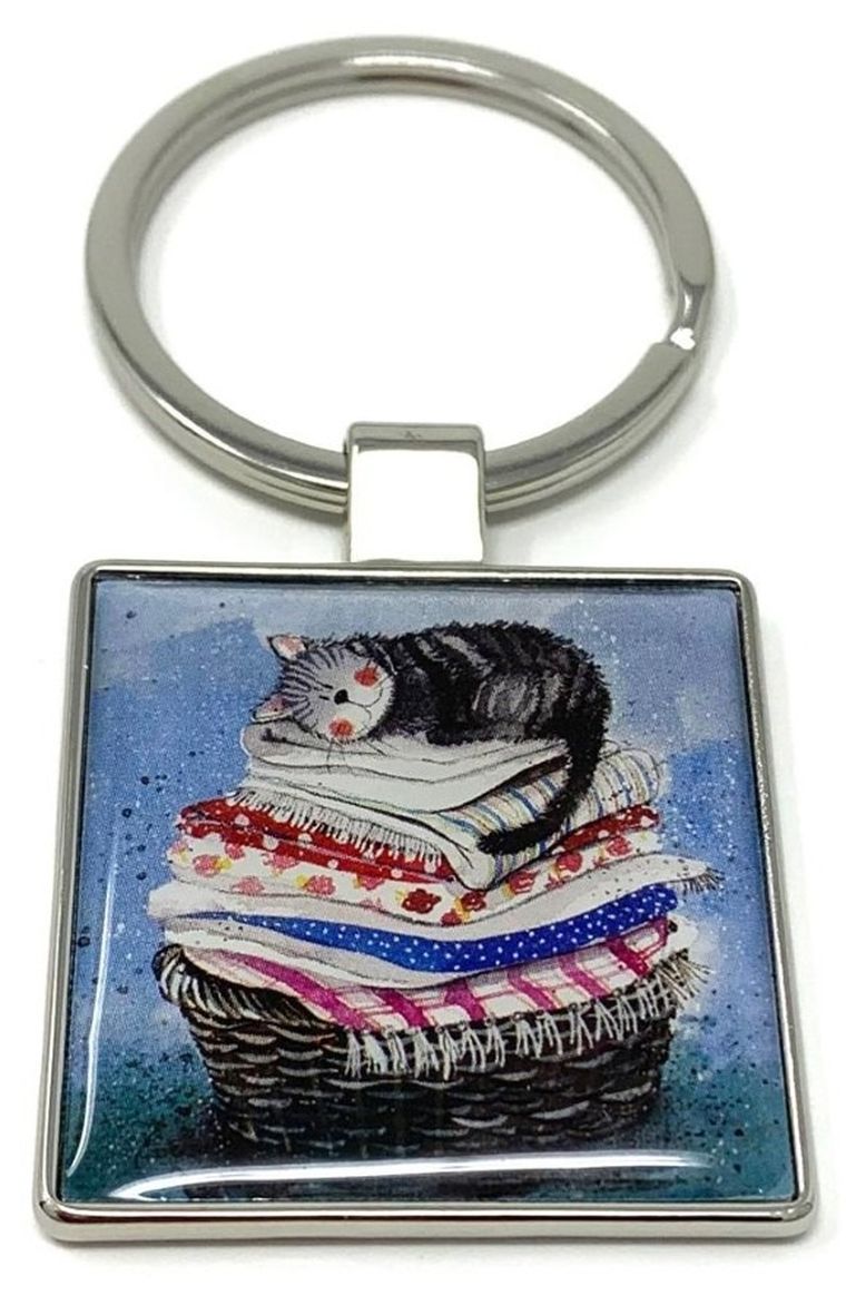 Alex Clark, brelok do kluczy, kot na koszu z praniem