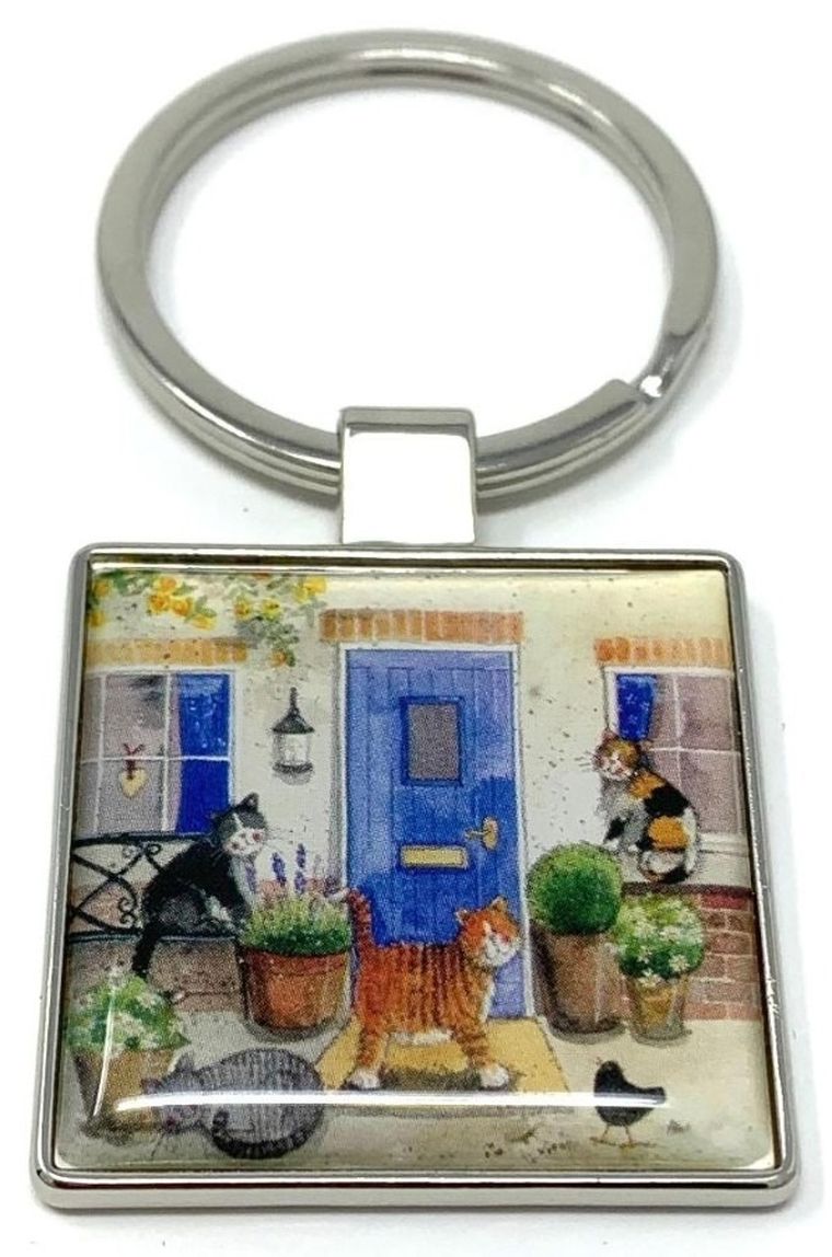 Alex Clark, brelok do kluczy, koty przed domem