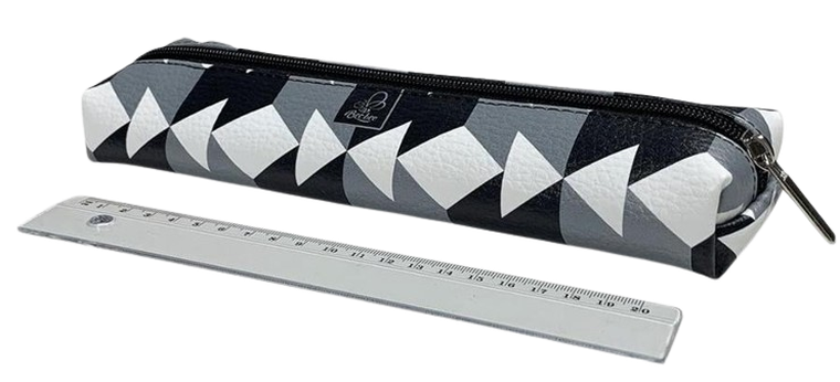 Bee-bee, piórnik jamnik, ekoskóra, kostki