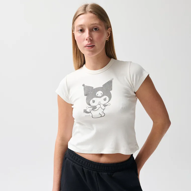 Biały T-shirt z nadrukiem Kuromi NOWEAR