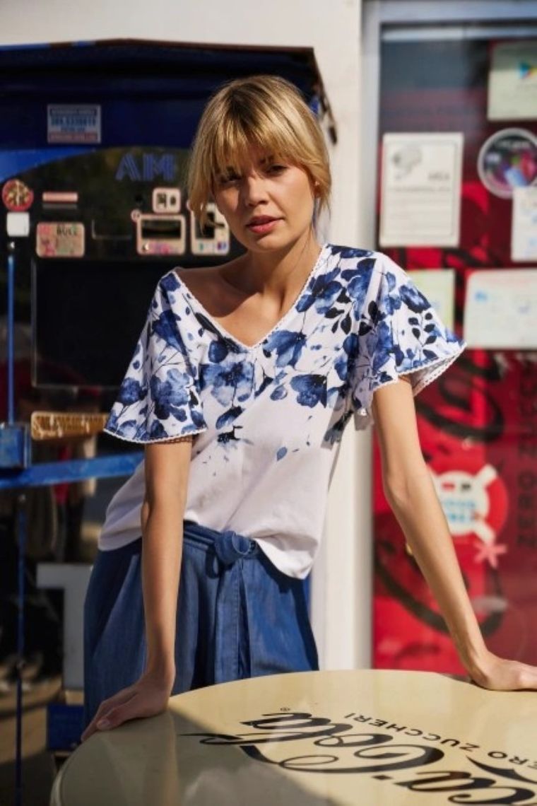 Bluzka damska z krótkim rękawem, biała, Moodo