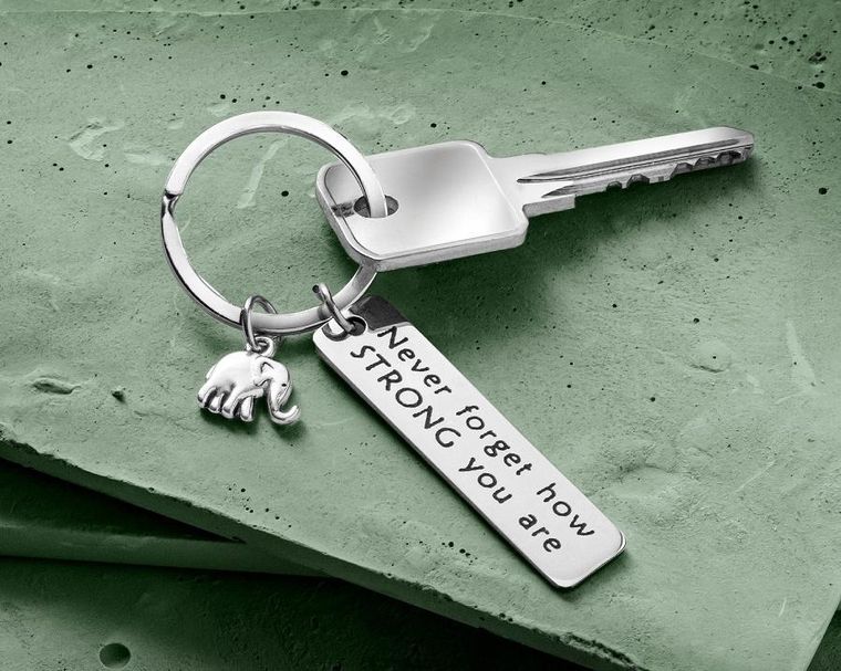 Brelok słonik, Never Forget How Strong You Are