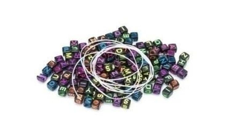 Brewis, koraliki, literki, czarna kostka, 20g + sznurek 1m