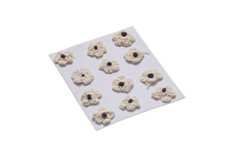 Brewis, kwiatki dekoracyjne, ecru, 18 mm, 12 szt.