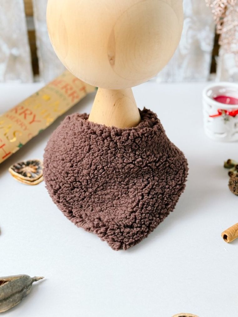 Chustka dziecięca, brązowa, Iltom