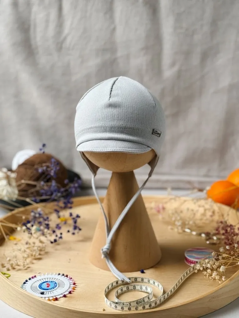 Czapka chłopięca, wiązana, szara, Iltom