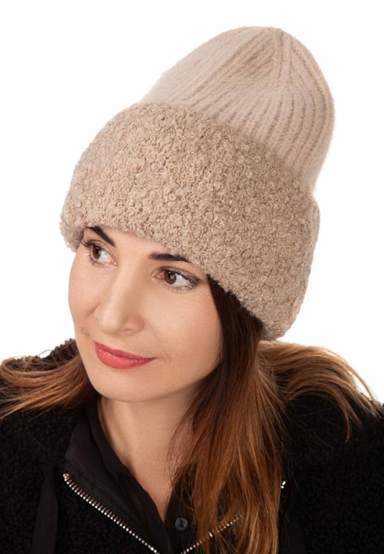 Czapka damska, beżowa, Ambra