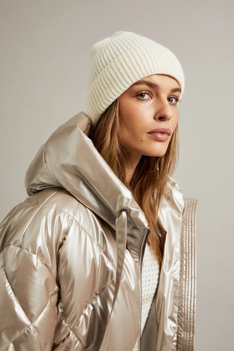 Czapka damska, biała, Moodo