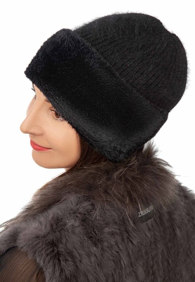 Czapka damska, czarna, Ambra