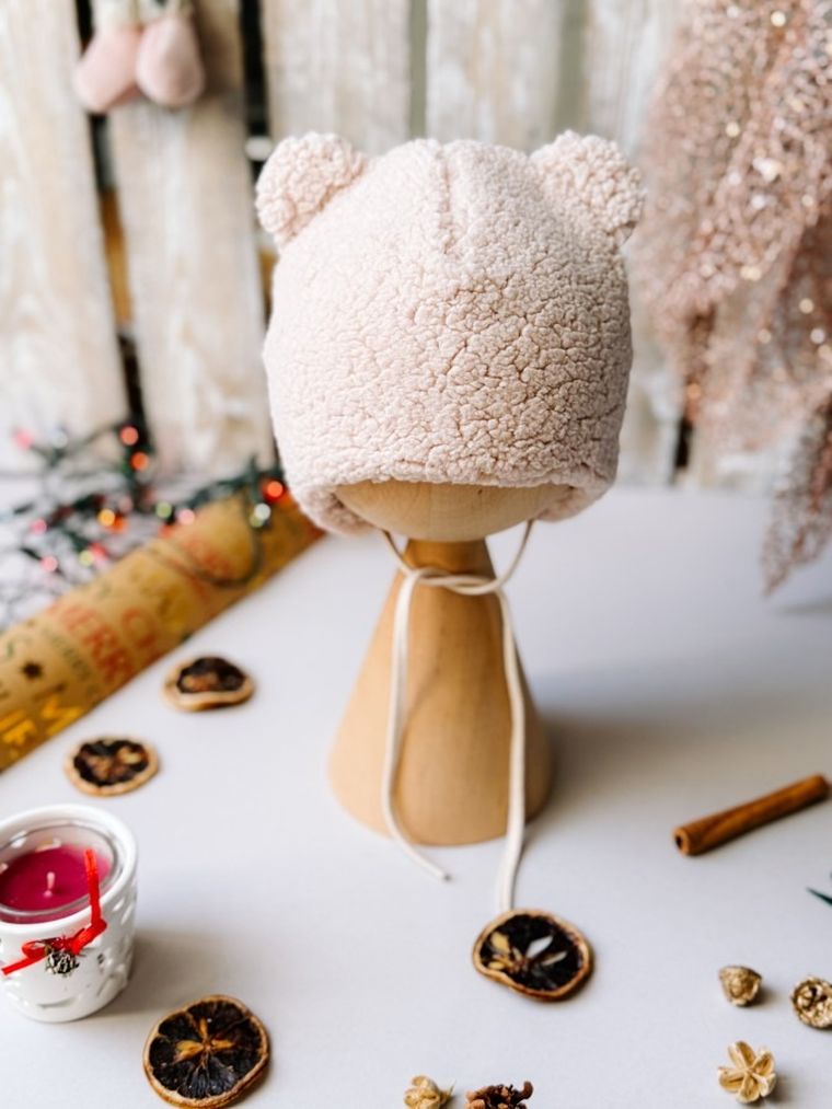 Czapka dziecięca, wiązana, beżowa, Iltom