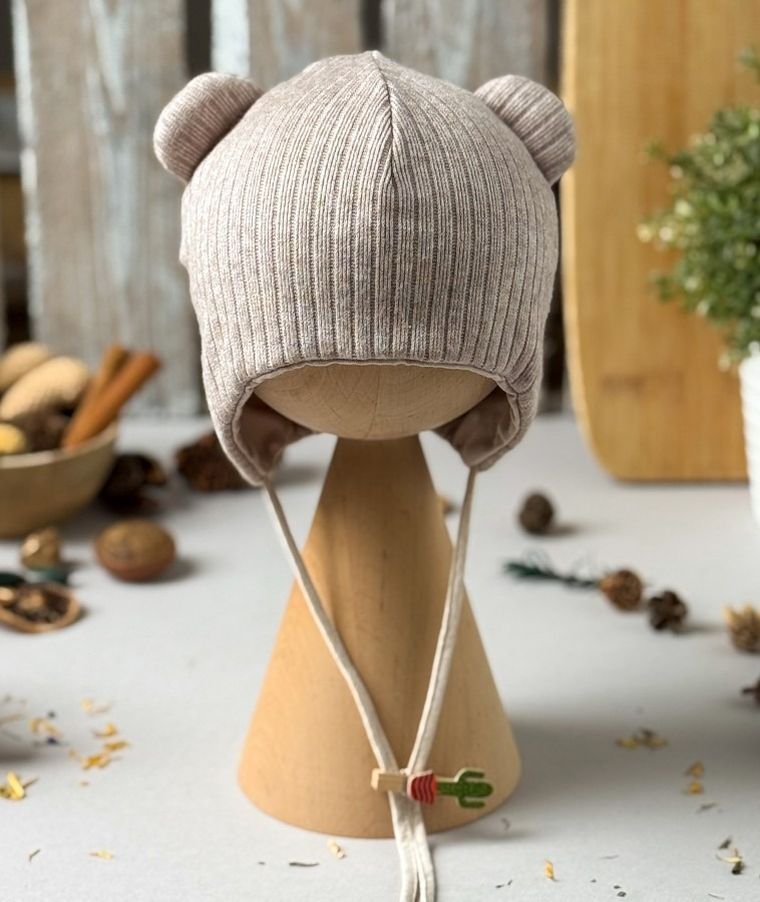Czapka dziecięca, wiązana, sweterkowa, beżowa, Iltom