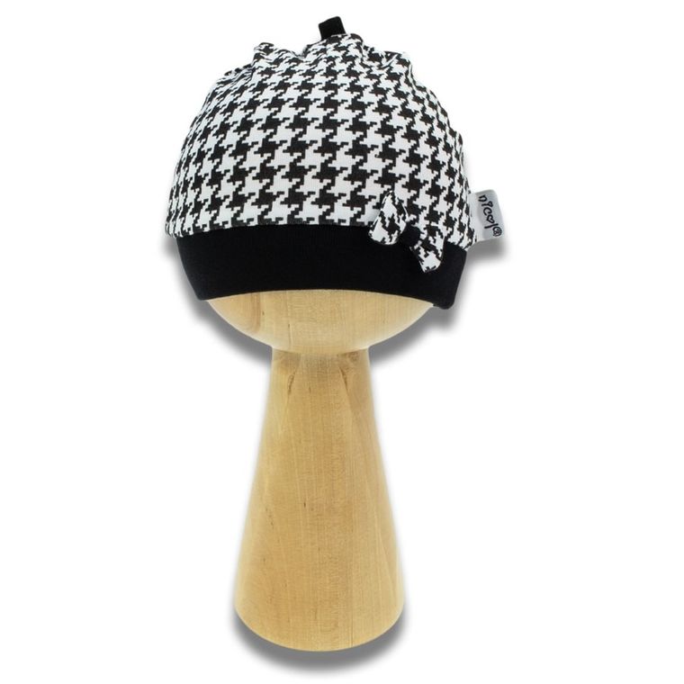 Czapka dziewczęca, biało-czarna, Nicol