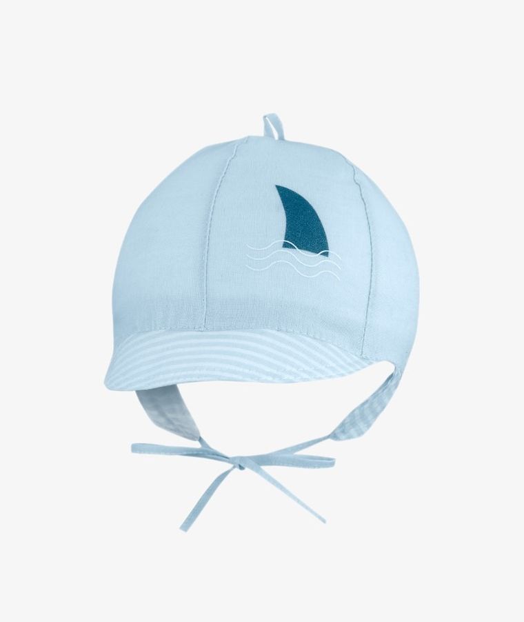 Czapka z daszkiem chłopięca, wiązana, jasnoniebieska, Iltom