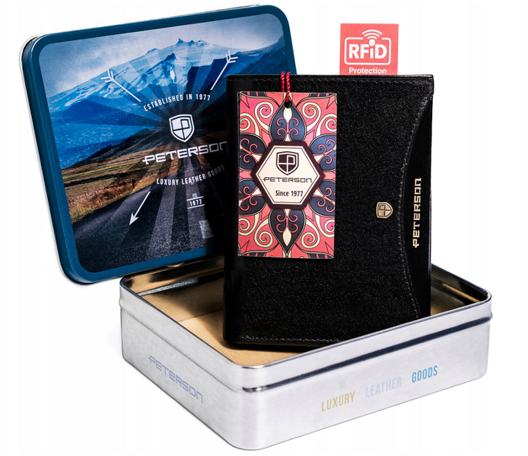 Czarny, pionowy portfel męski ze skóry naturalnej, Peterson