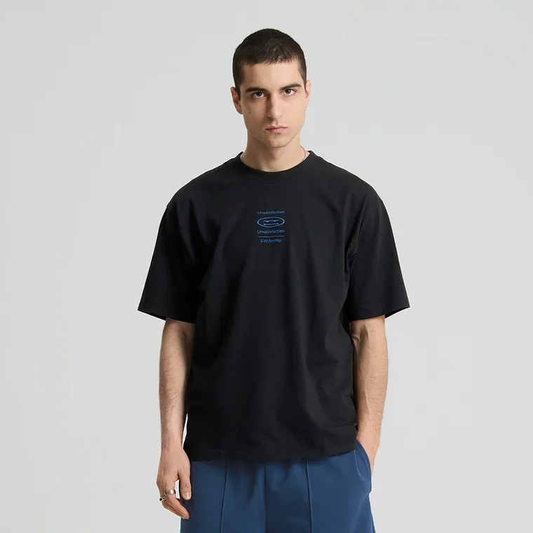 Czarny t-shirt o kroju relaxed S.W.Smiley NOWEAR